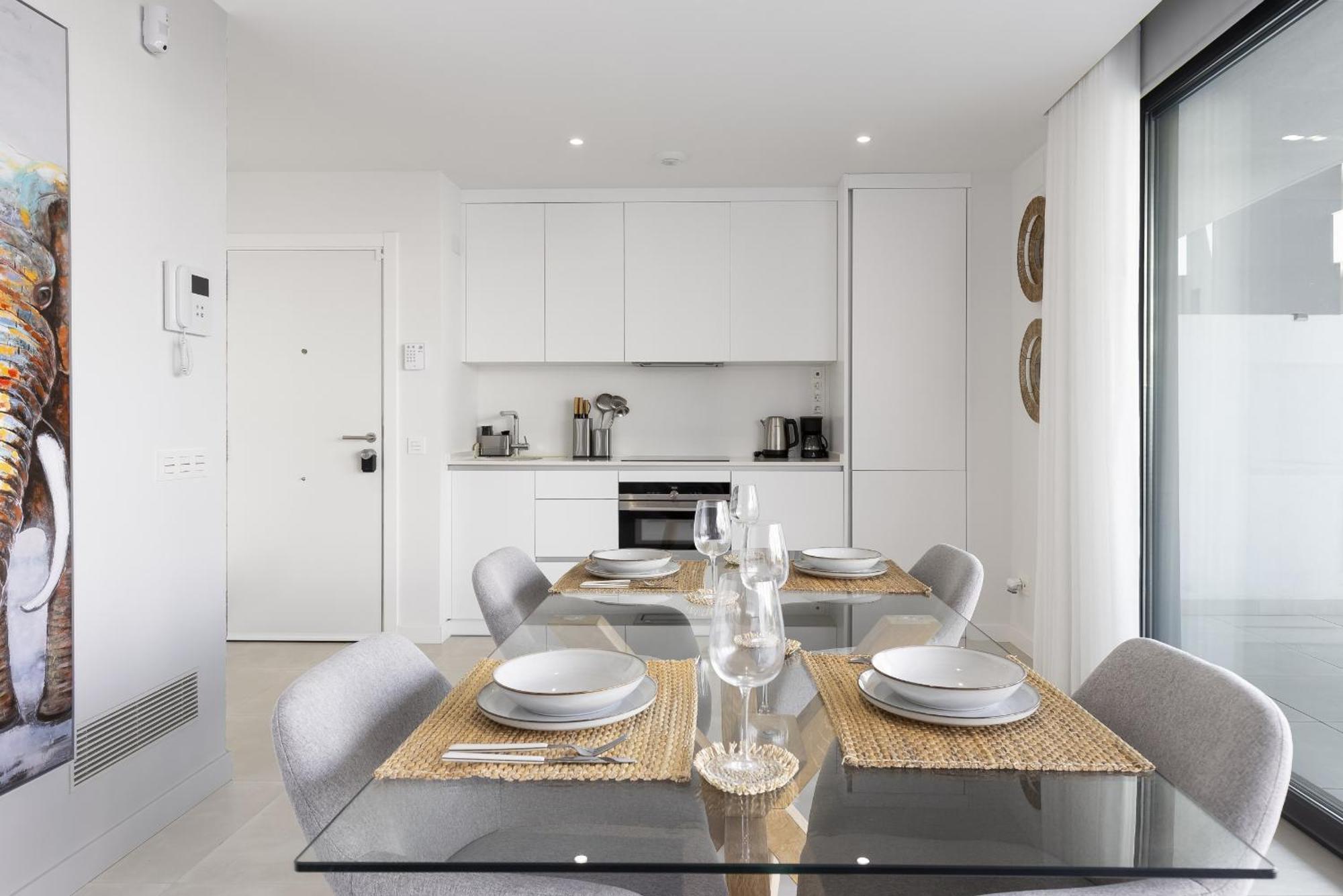 Premium Garden With Private Pool In Higueron Apartment