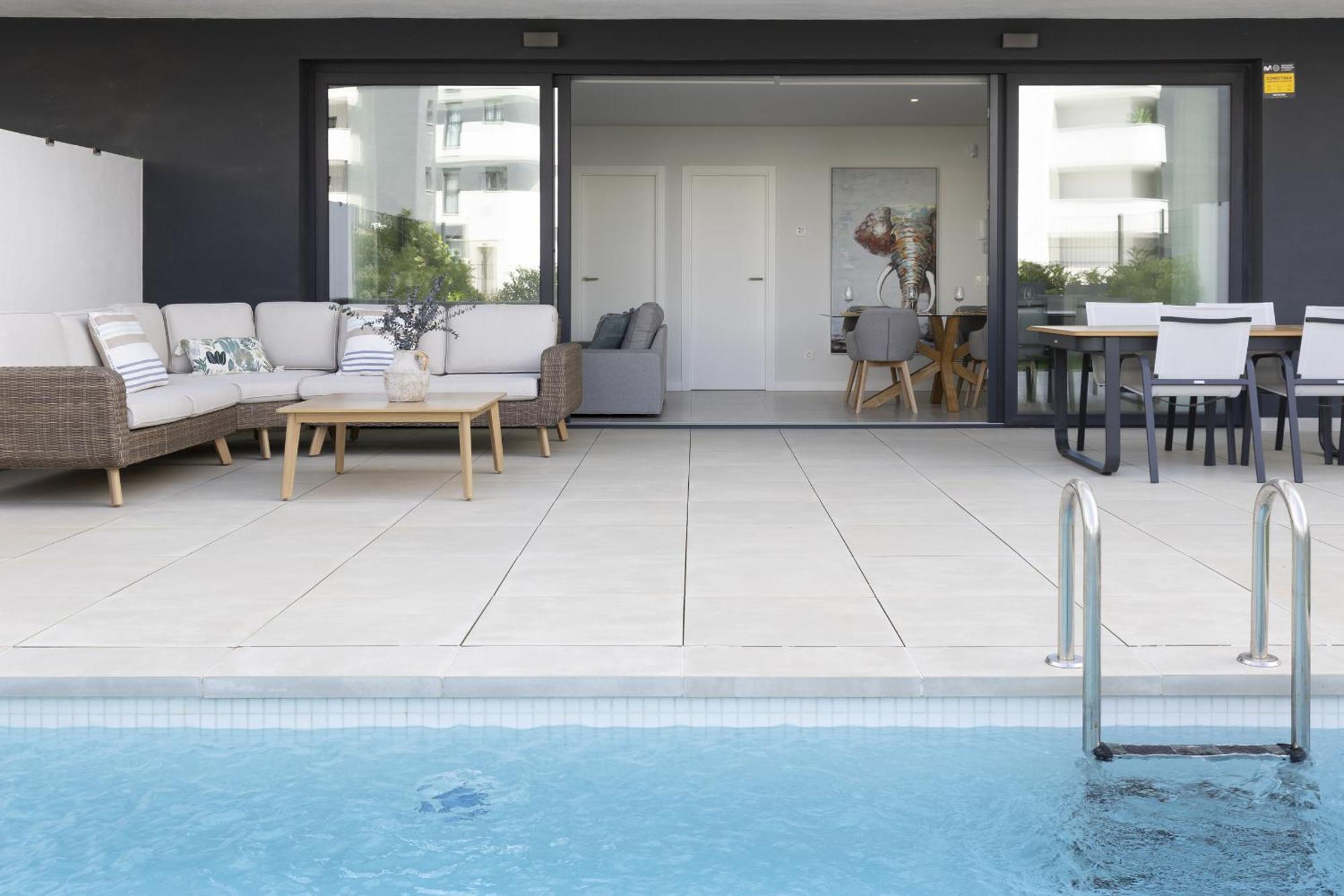 Premium Garden With Private Pool In Higueron Apartment